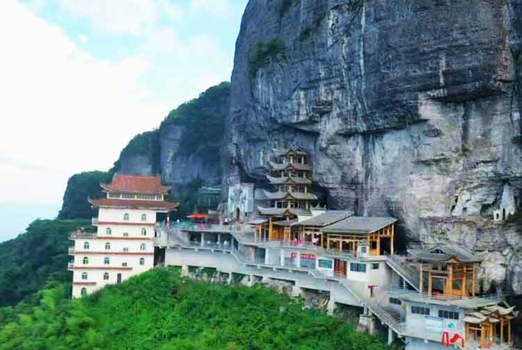 饒龍山瑞峰寺風景區